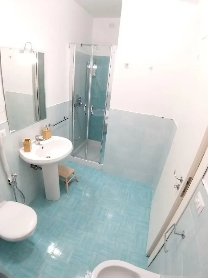 Vomerooms Napoli 2*,